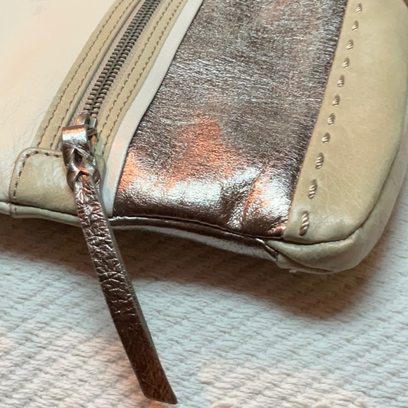 The Sak Cream/Metallic Crossbody Leather Bag - Picture 5 of 7